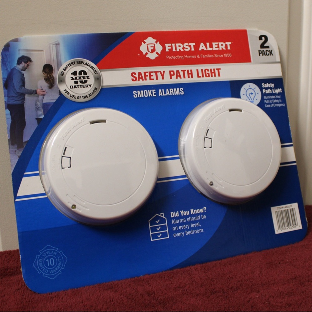 First Alert 10 Year Battery Smoke Alarm with Safety Path Light, 2 ct
